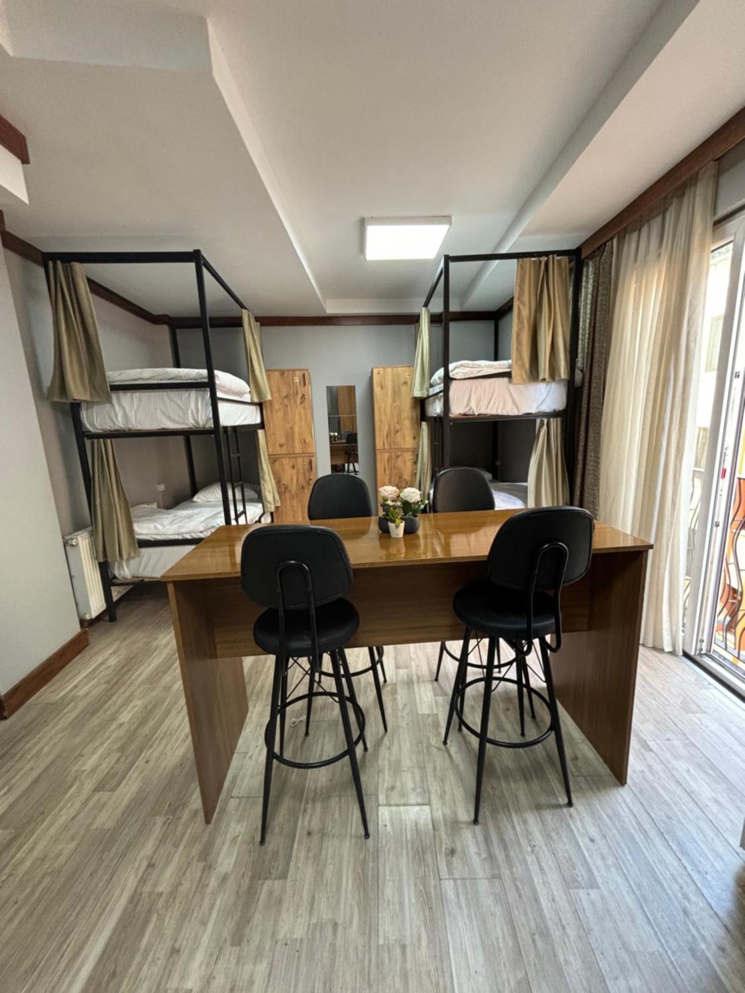 Moon Hostel Istanbul Exterior photo