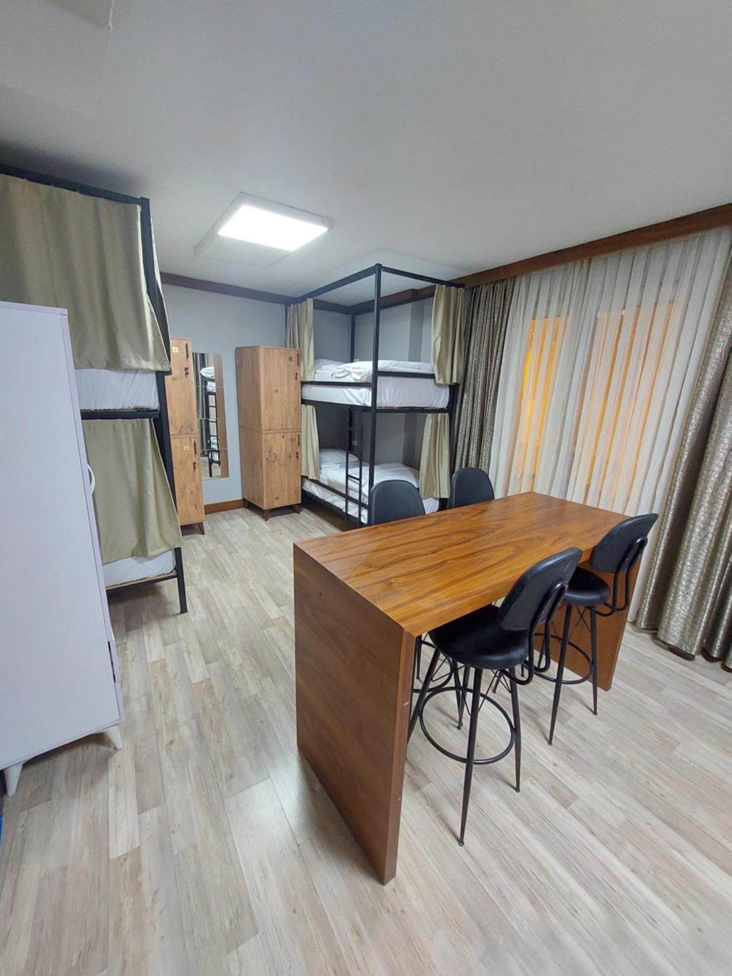 Moon Hostel Istanbul Exterior photo