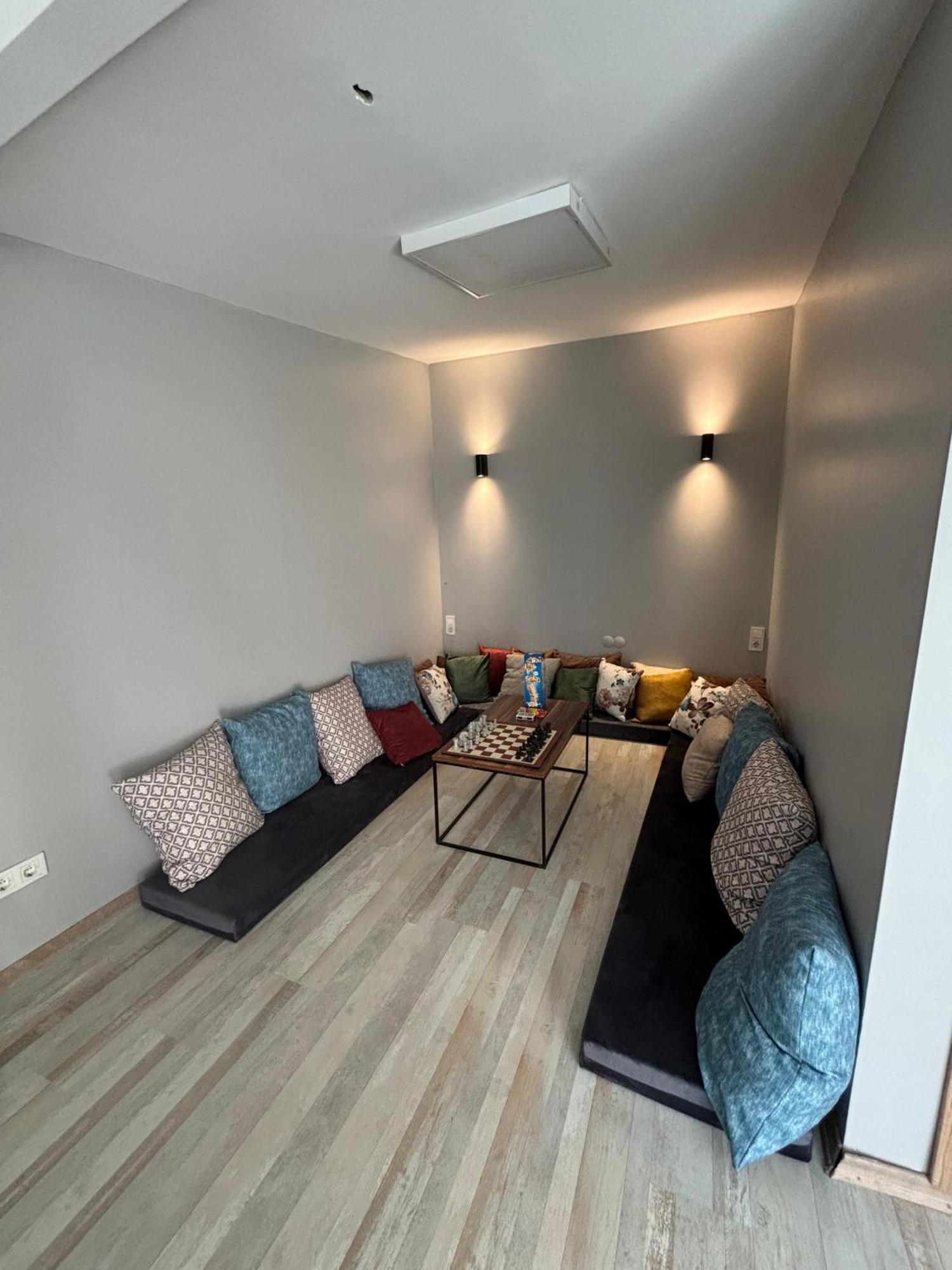 Moon Hostel Istanbul Exterior photo