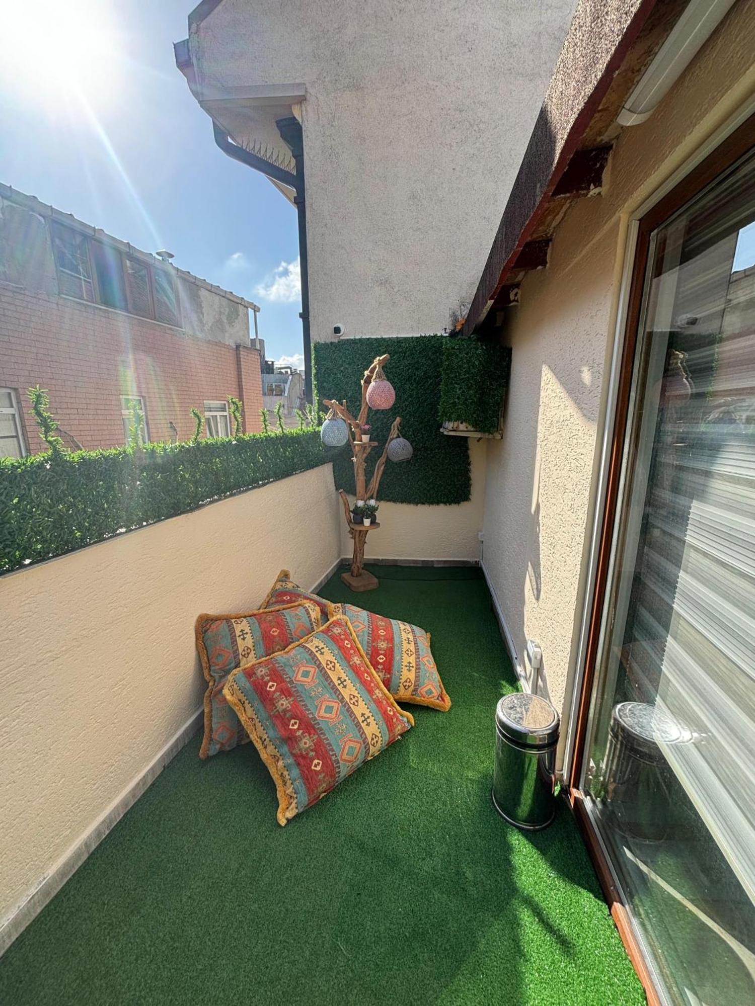 Moon Hostel Istanbul Exterior photo